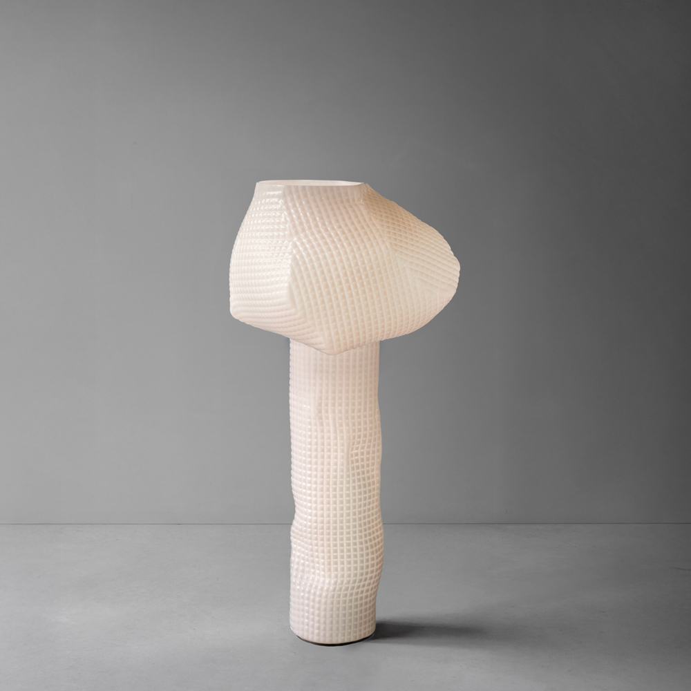 GiopatoCoombes_Nokori_ Ni_Tall_Floor_LightBase_StillLife